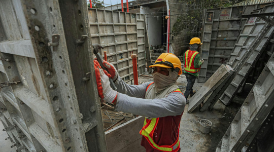 Construction workflow optimization diagram showing project phases and efficiency improvements